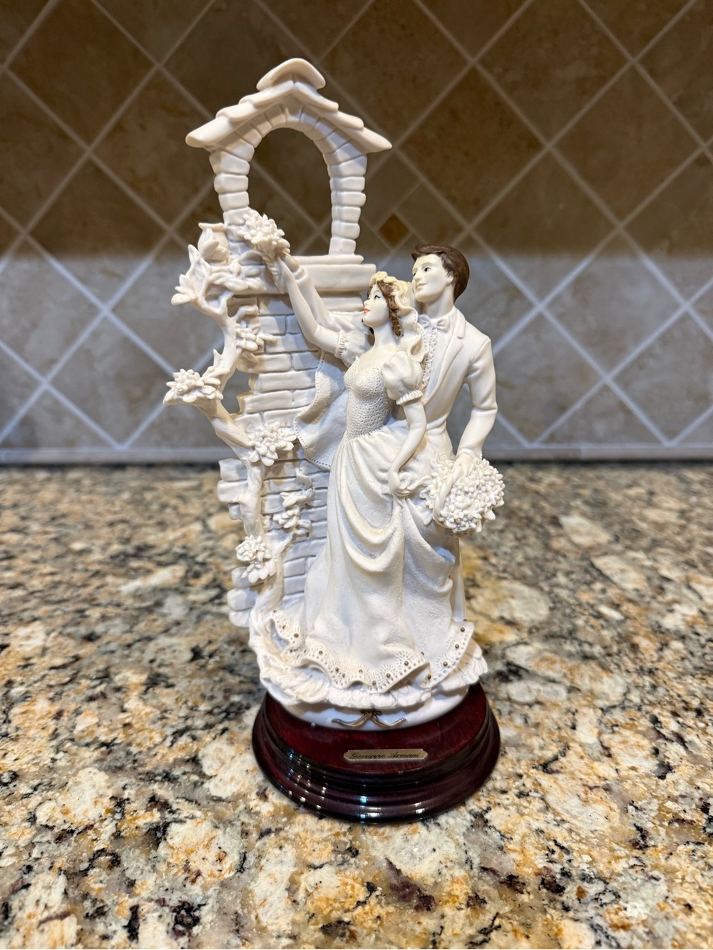 Giuseppe Armani "Love In Bloom - Wedding" porcelain figurine, EUC